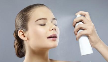 使用補水噴霧之后，到底該不該將殘余的水分擦掉？